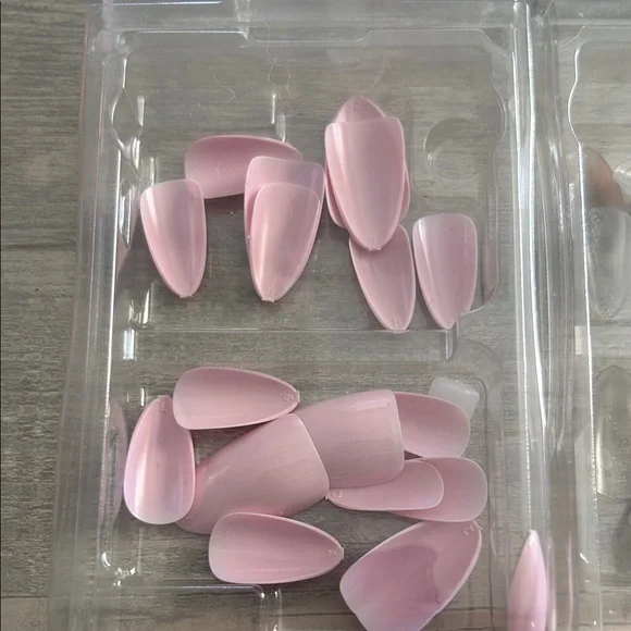 Kiss Brand - Bundle of Press on Nails - Mixed sizes/colors (not full sets) - Picture 9 of 10